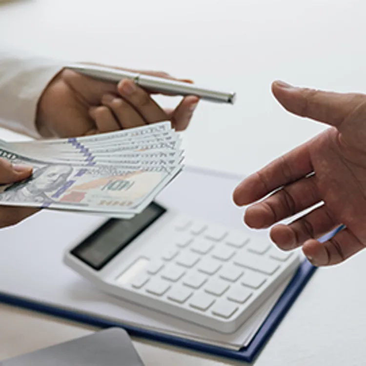 hand accepting money for agreement