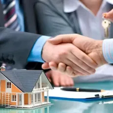 What Is a Mortgage Broker? image