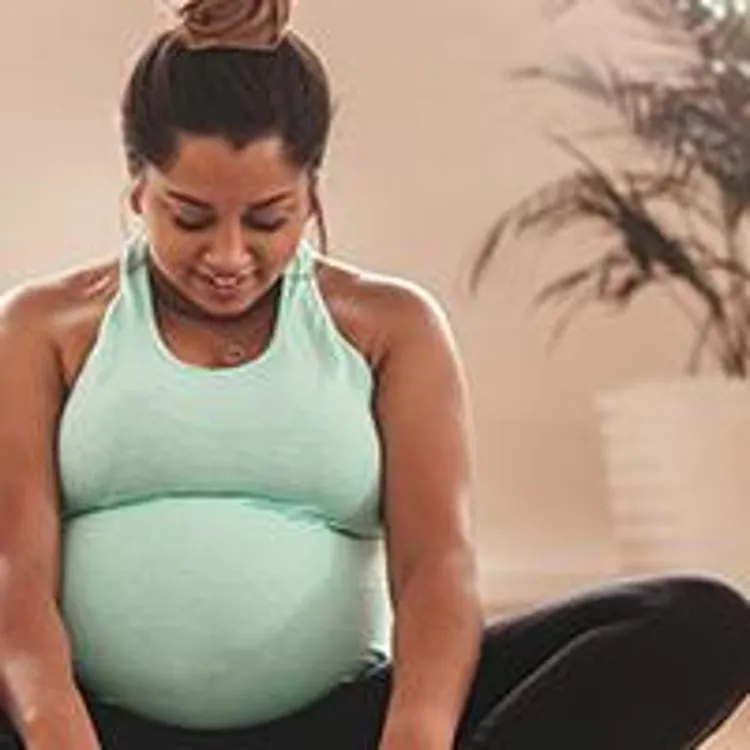 pregnant woman stretching