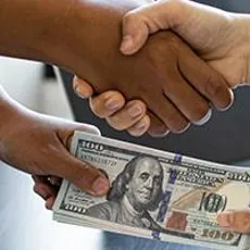 Payday Loans vs. Personal Loans image