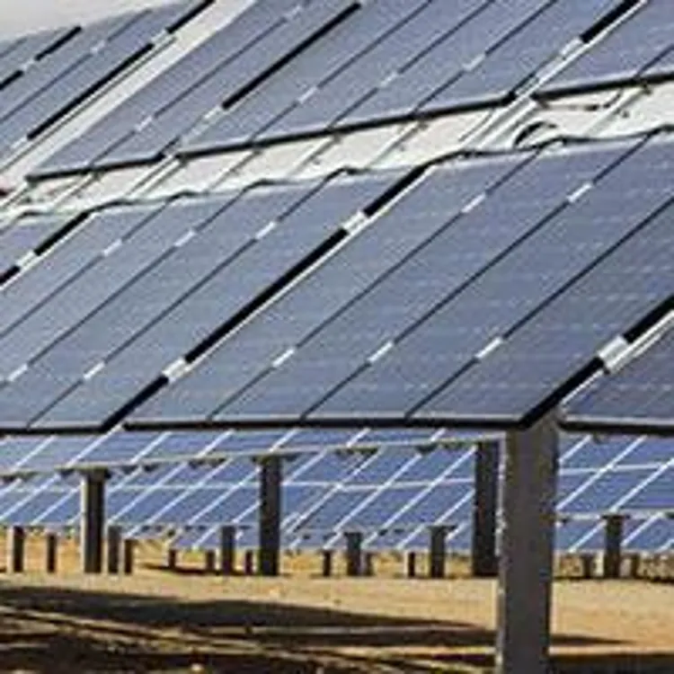bifacial modules located in hundred of rows in the desert